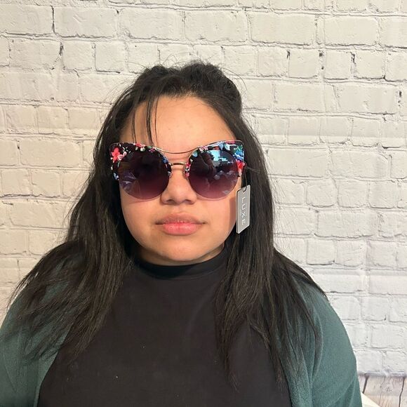 Luxe Retro Cat Eye Sunglasses - Picture 4 of 4